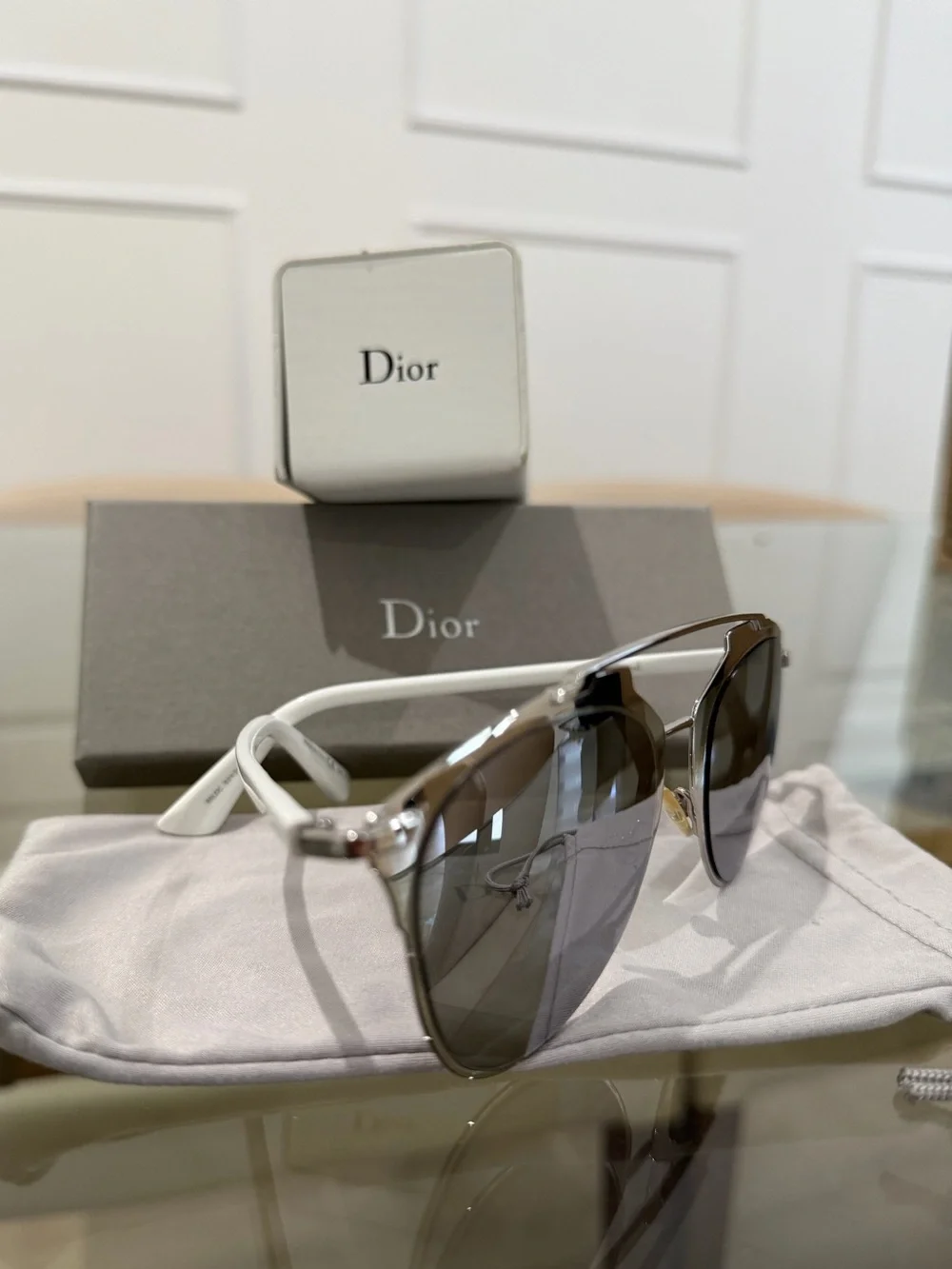 Dior contemporary pilot